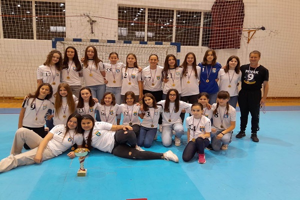 Medalje i pehari za najmlađe skautkinje i skaute